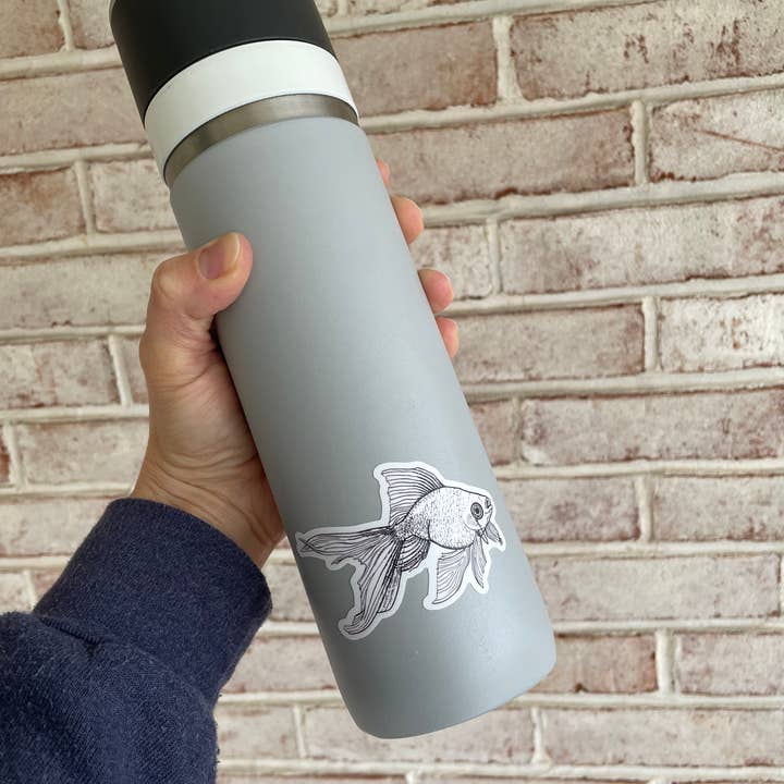 KM Art and Design - Vendita all'ingrosso Adesivo - Adesivo in vinile 3" illustrazione in bianco e nero di pesce rosso4