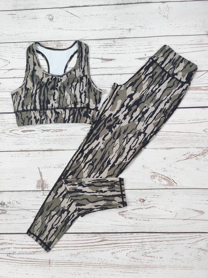 sassy kids palace - Vendita all'ingrosso Completo sportivo - Donna - Set di abbigliamento sportivo con leggings corti mimetici