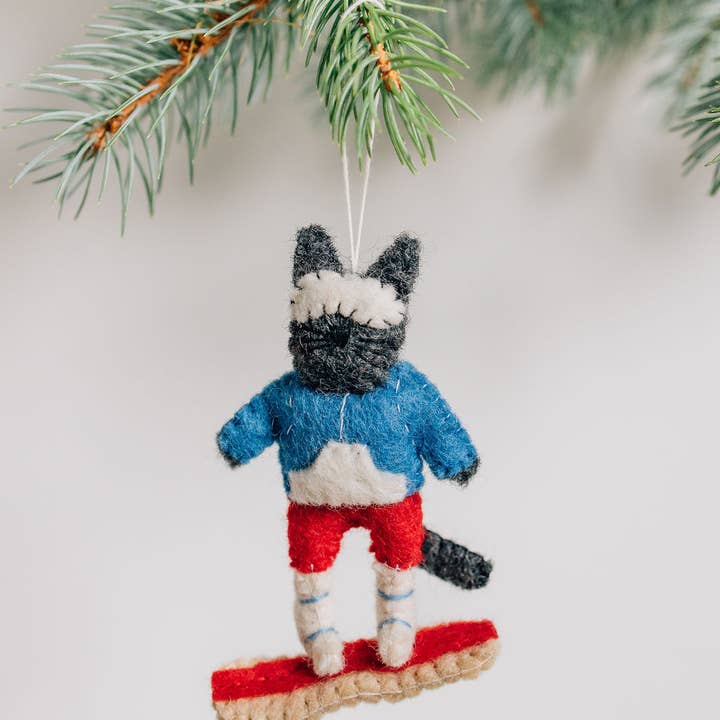 Nivas - Wholesale Ornament - Kerstkat Snowboarden Vilt Ornament1
