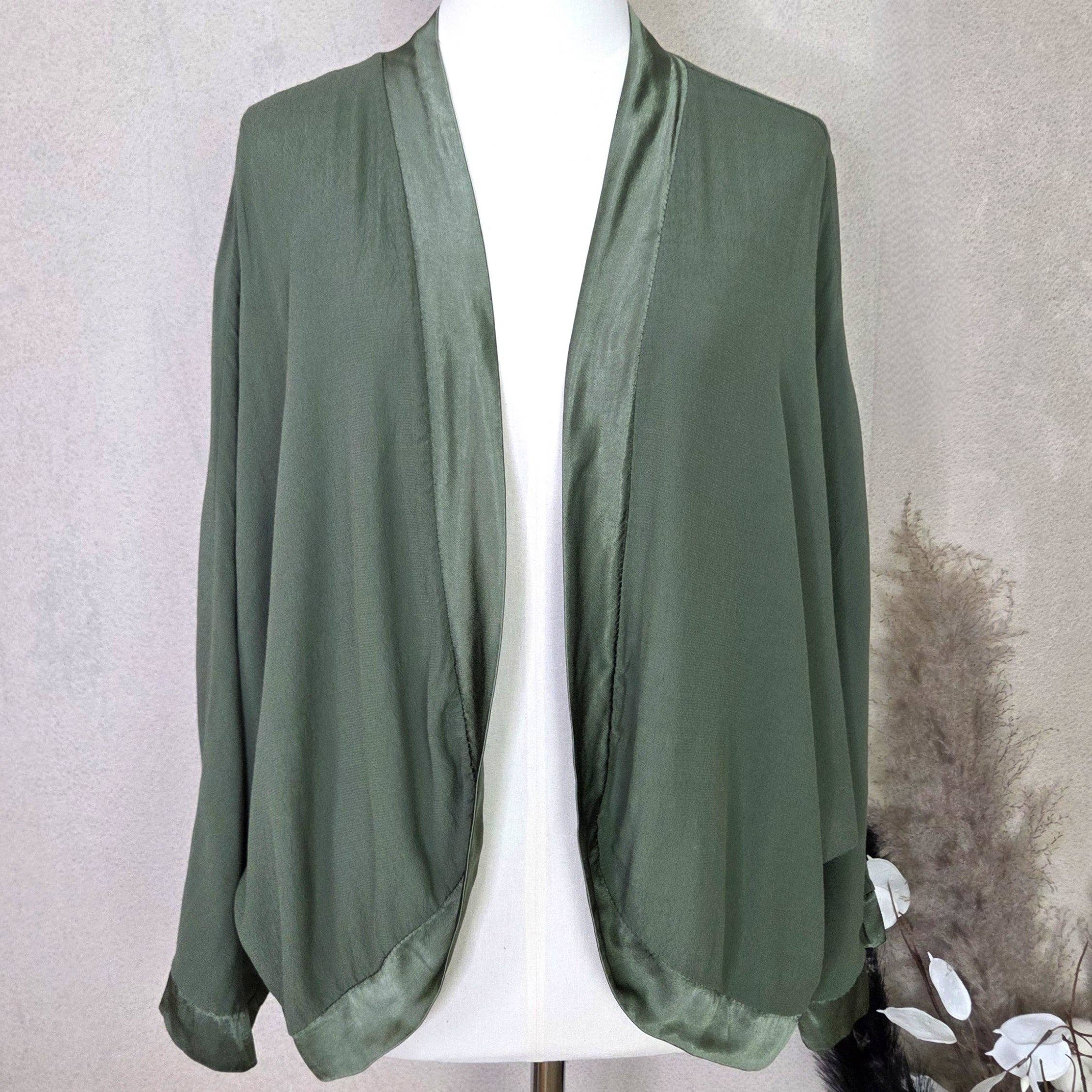 Tempest Designs – wholesale Kimono – Women's – Classic plain short kimono with satin edge (M)4