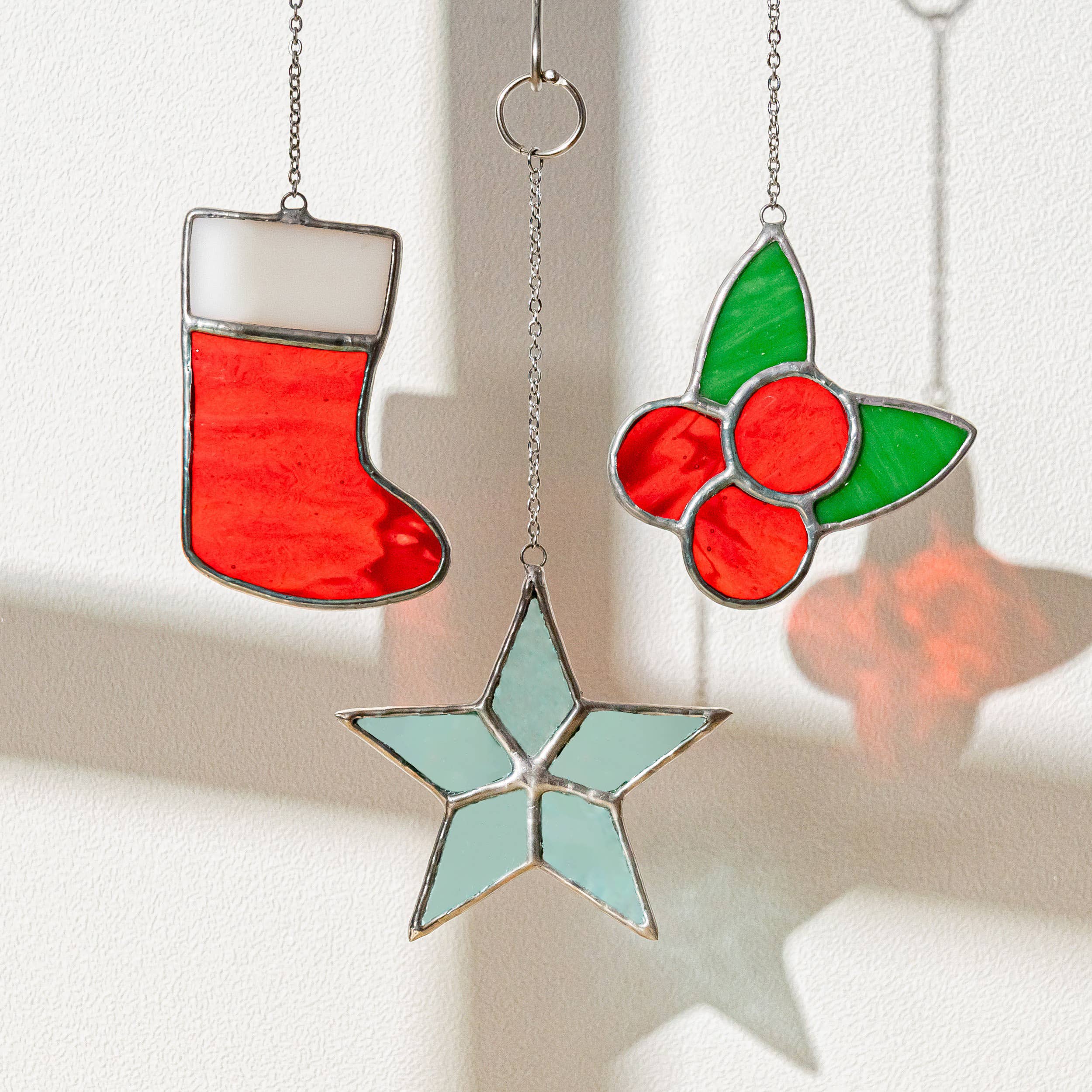 MondoBellissimo – wholesale Suncatcher – Stained Glass Xmas Ornament Suncatcher for Festive Decor F907
