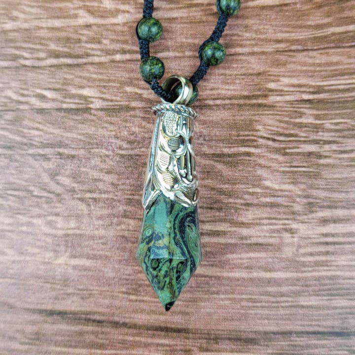 ZINC Designs - Wholesale Pendant/Charm Necklace - Snakeskin Jasper Point Tibetan Pendant Beaded Necklace