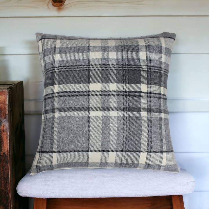 Moose & Co – wholesale Throw/decorative pillow – Balmoral Check Wool Touch Square cushion covers