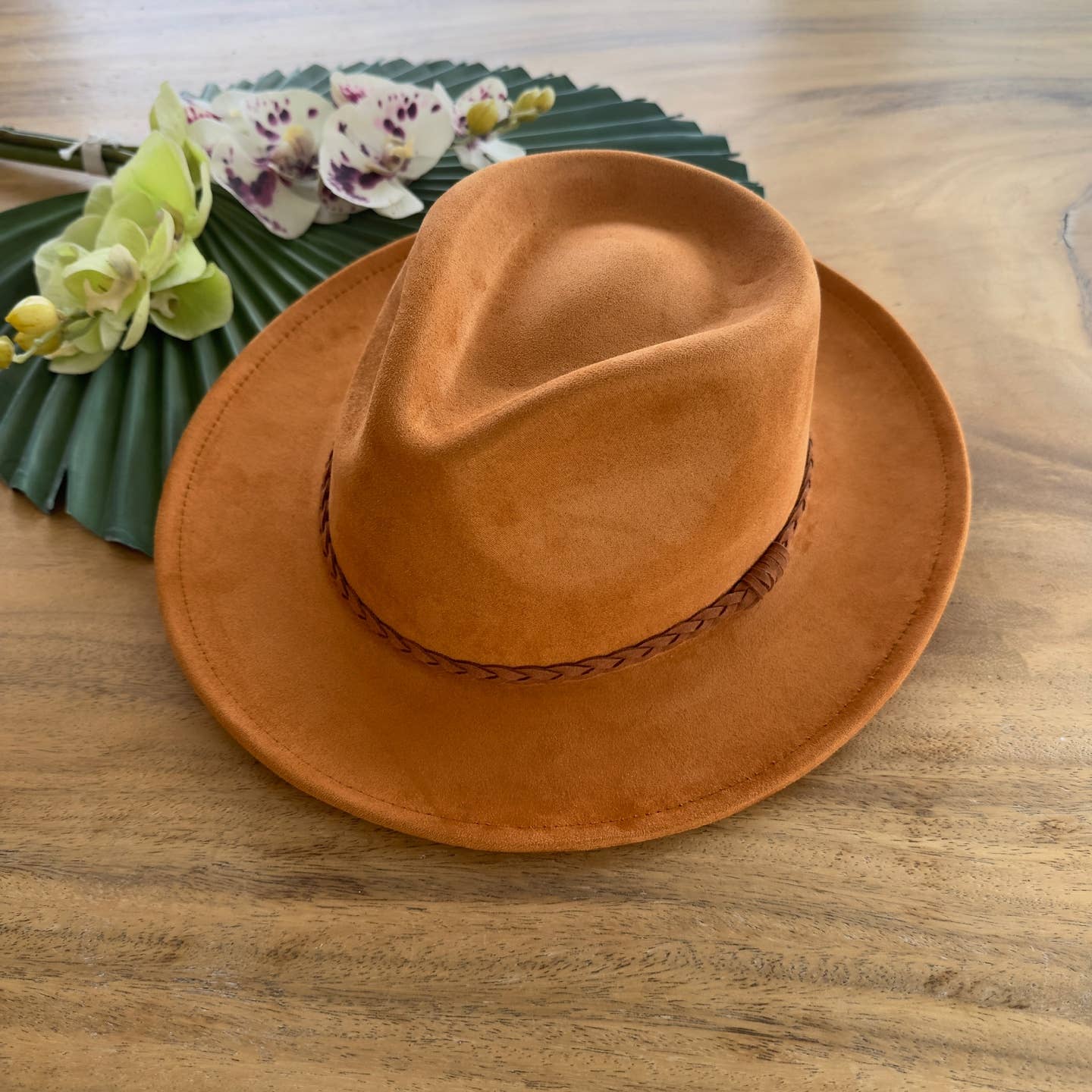 Queens INC - Wholesale Hat Accessory - Women's - Stiff Brim Rancher in  Suede Hat W/ Braided Suede Belt (Copy)5