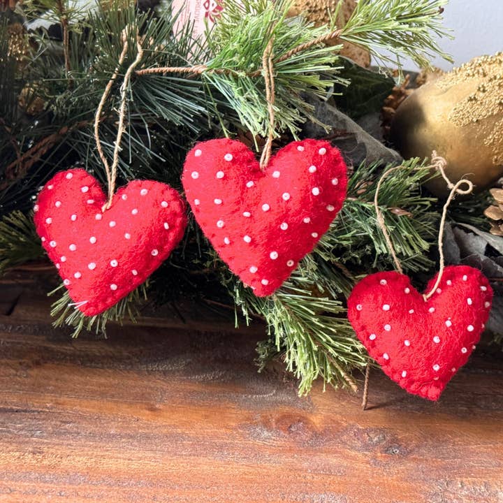 Global Crafts - Wholesale Ornament Set - Handmade Felt Red Hearts, Set of 31