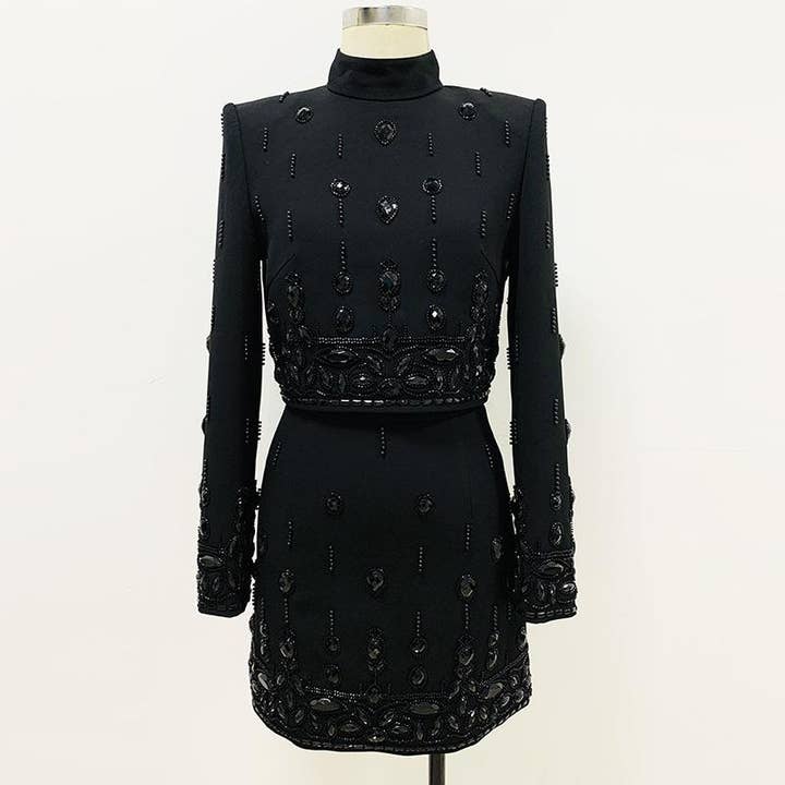 Ensemble deux pièces femme Emery noir avec haut manches longues et jupe ornés de cristaux pour la vente par ALLARA