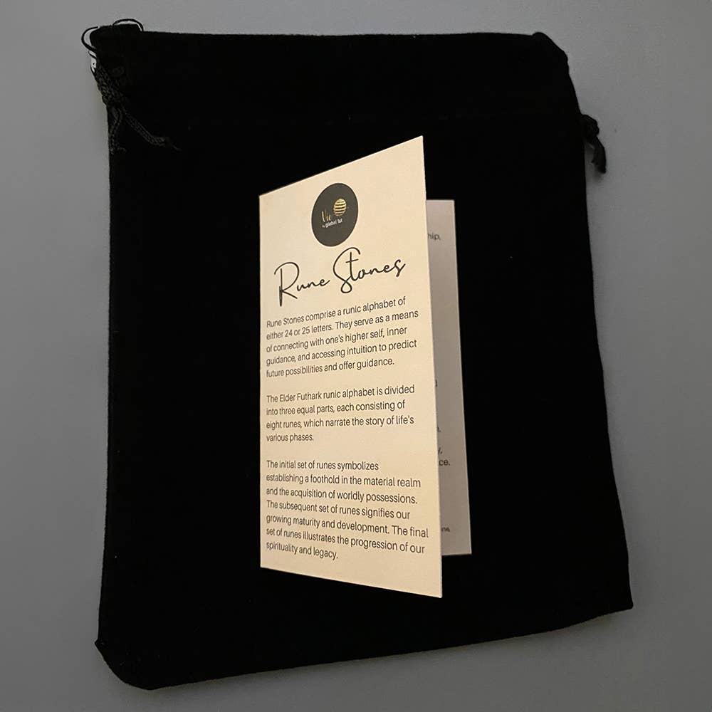 VIE - Vente Pierre et cristal de spiritualité - Ensemble de runes rectangulaires avec pochette12