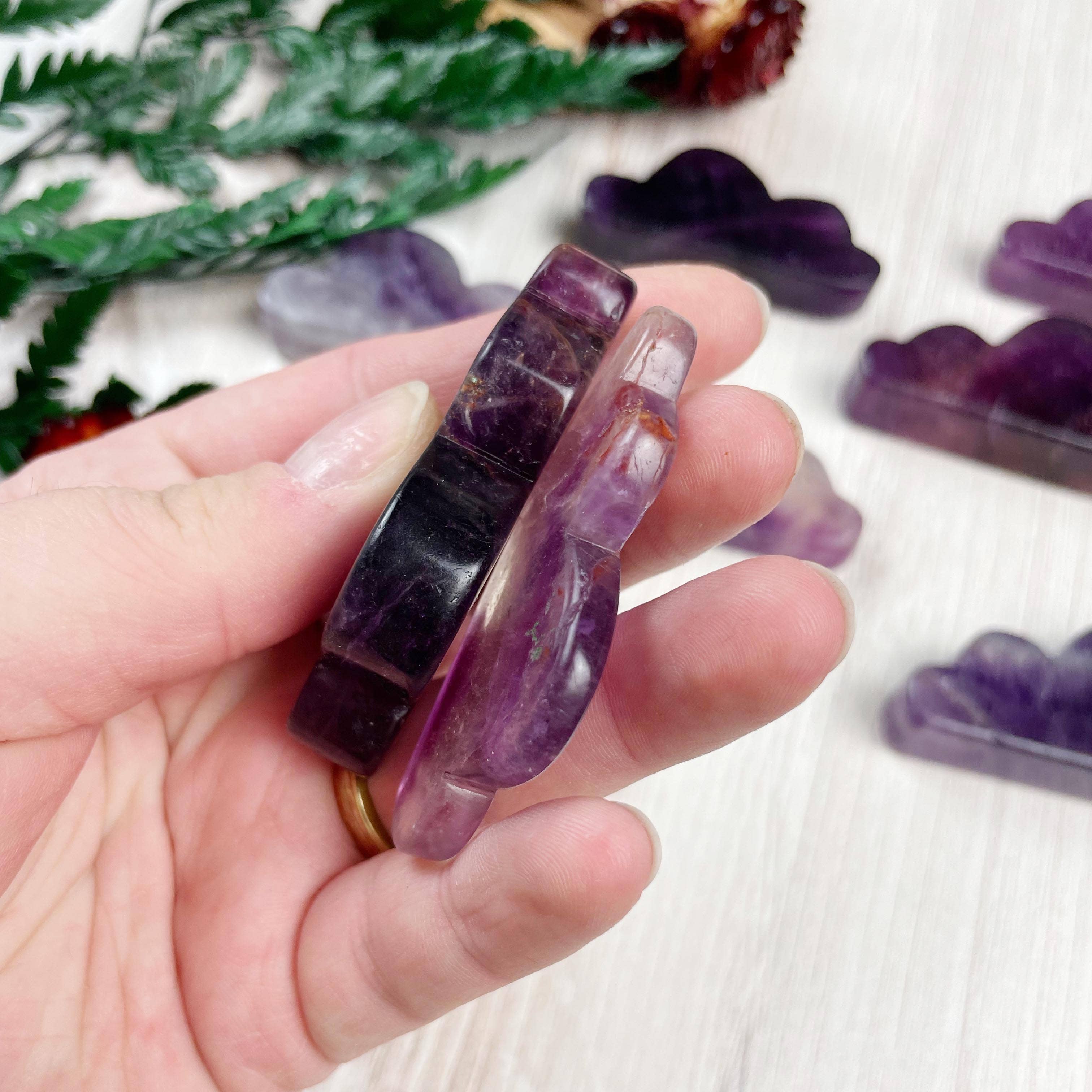 Ewelina Pas Jewelry - Vente Pierre et cristal de spiritualité - Sculpture sur nuage de fluorite violette3