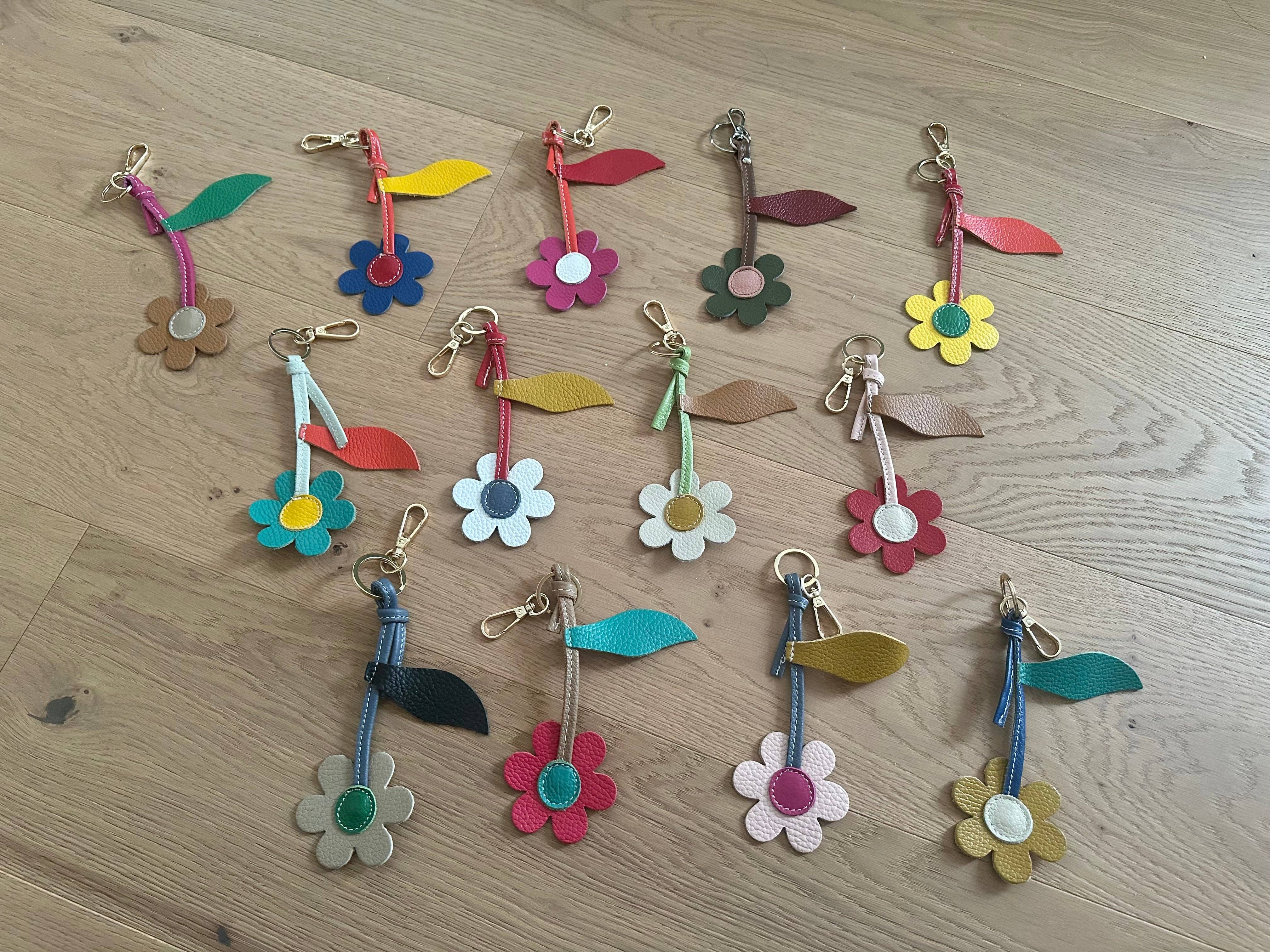 Zhade - Wholesale Keychain - Women's - Flower keychain - Genuine leather1