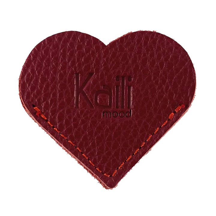 K0038VB | Made in Italy Heart Bookmark in Full Grain Genuine Leather, Dollar Grain - Color Red - Dimensions: cm 6 x 5.5 x 0.5 - Packaging: Rigid Gift Box bottom/lid for wholesale by Kaili mood / RENATO BORZATTA - Italy since 1978 -