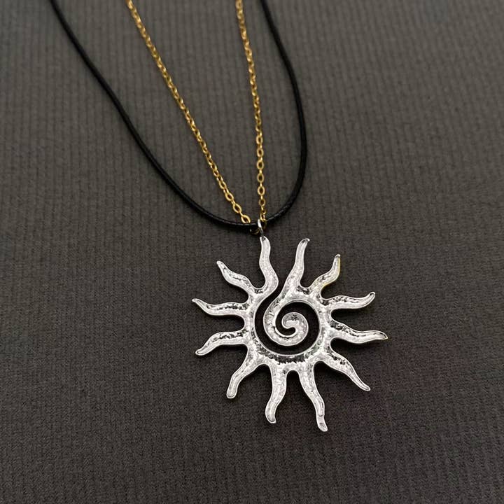 Mio Queena - Wholesale Pendant/Charm Necklace - Two Tone Vortex Sun Charm 18K Golden SS Necklace - FGS/MS2