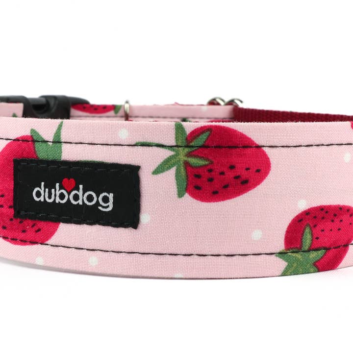 Collier pour chien fraise pour la vente par Dubdog Designs