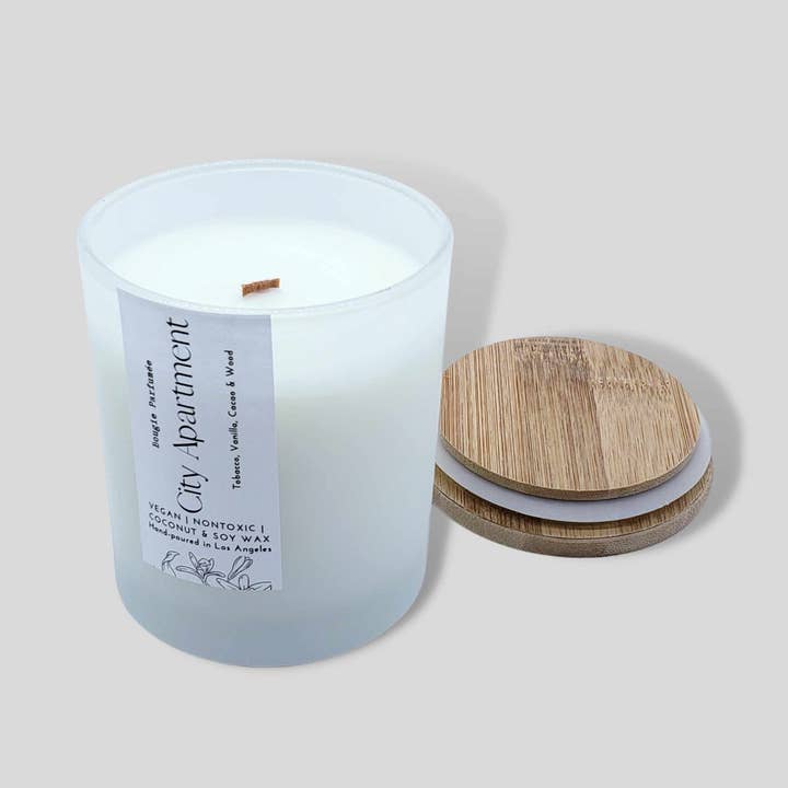 Bougie Perfumee City Apartment kaars met houten lont voor wholesale door Vive Salvaje Aromatherapy