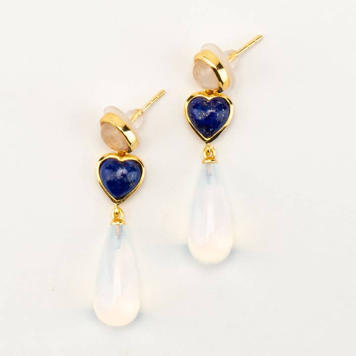Orecchini Remy Heart a 3 gocce, in vetro, arcobaleno, lapislazzuli e pietra di luna per la vendita all'ingrosso da parte di Addison Weeks