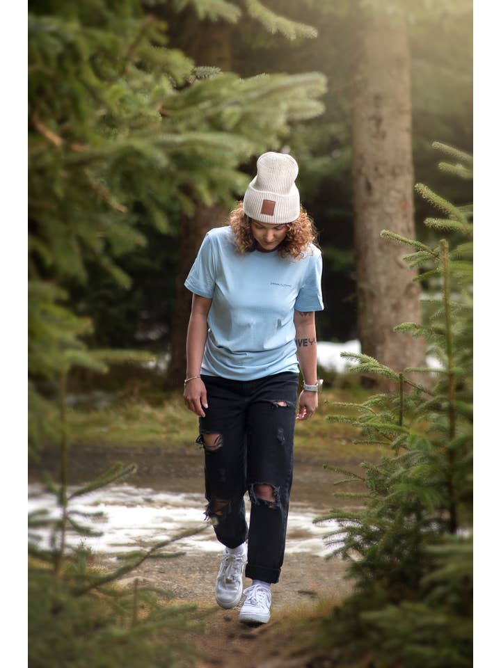 SHAMAN – wholesale T-shirts med screentryck – Unisex – Backpacking t-shirt - äventyrsskjorta