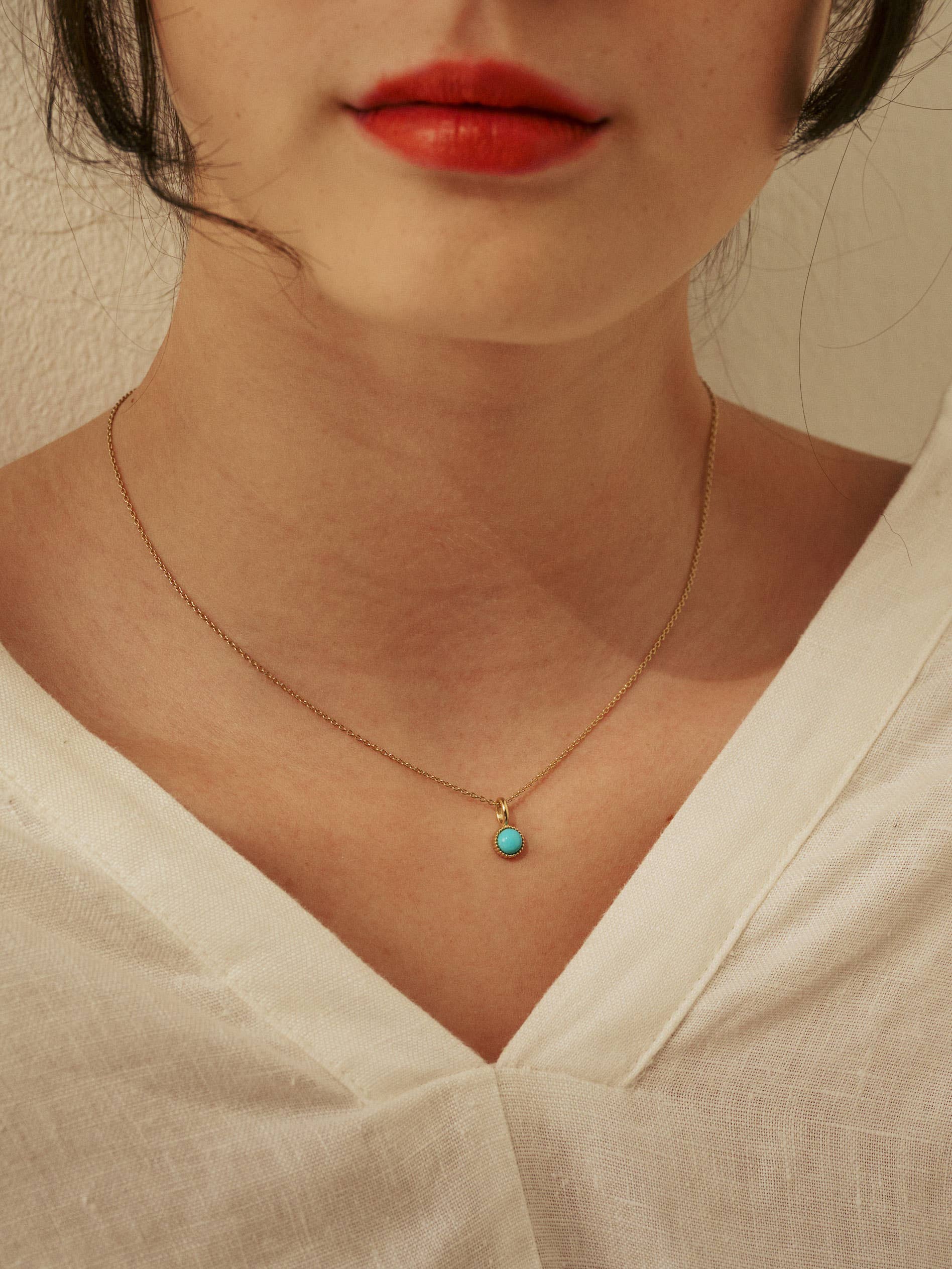 CURIOUS CREATURES - Wholesale Pendant/Charm Necklace - Nyssa Necklace - Blue Turquoise  (Champagne Gold)0