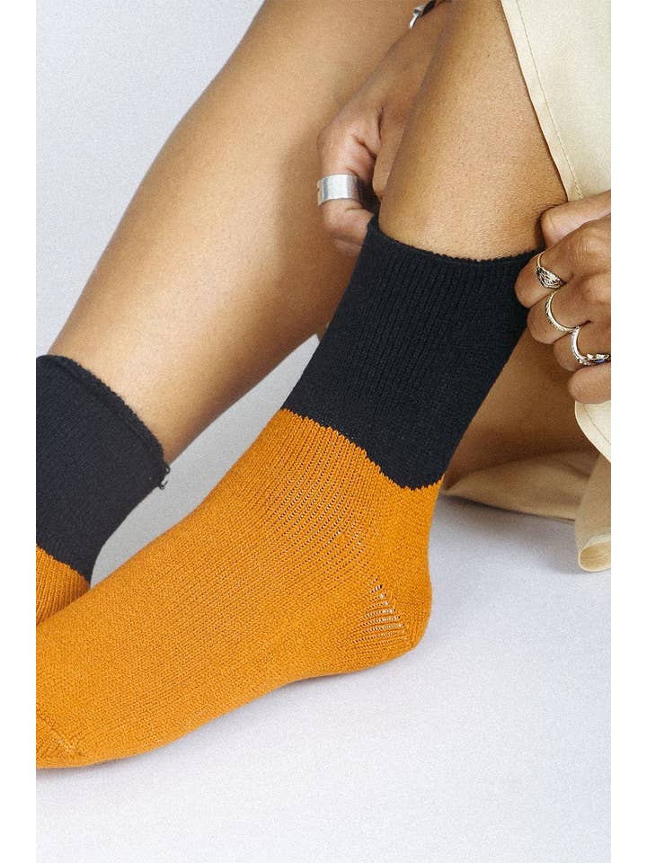 Cedar Cozy Thick Plush Ankle Sock - Retro/Vintage Design for wholesale on Faire