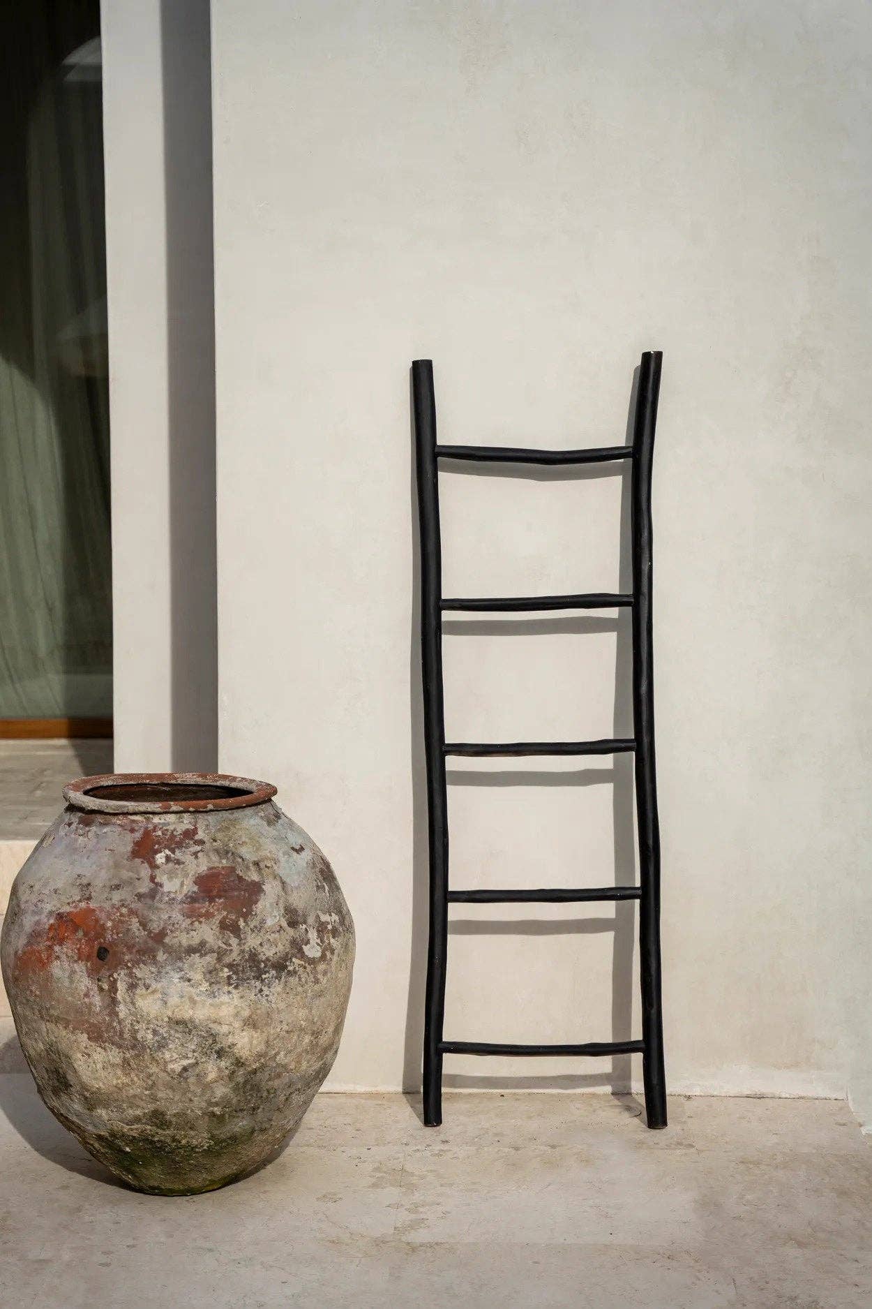 Bazar Bizar Living - Wholesale Vrijstaande plank - De Tulum ladder - Zwart - 165 cm5