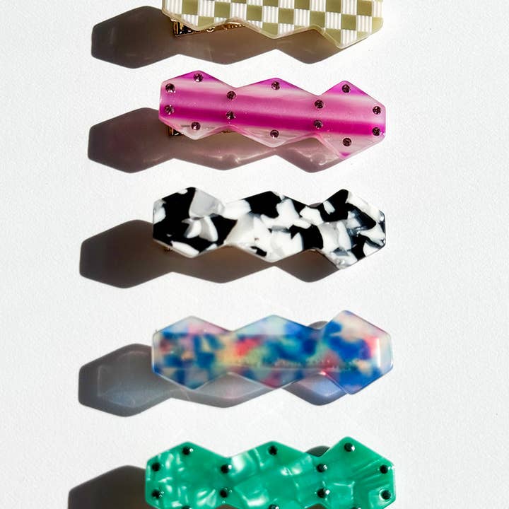 Vase hair-clip sets for wholesale by Paulina Otero