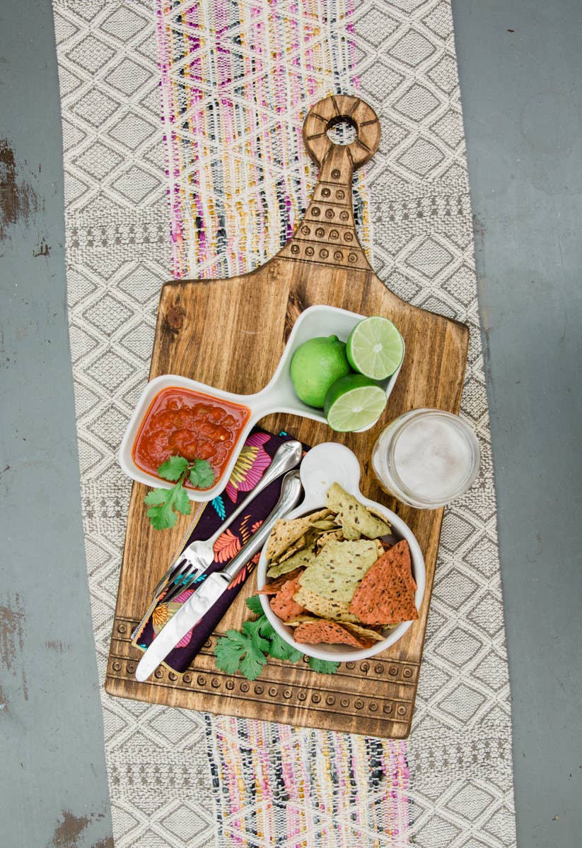 Grace Graffiti – Großhandel Käsebrett – Graviertes Brotbrett Party Dots aus Holz3