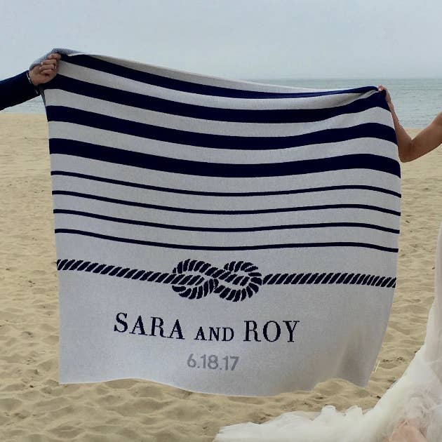 Manta de Punto Sostenible Personalizada para Boda - Atar el Nudo para venta al por mayor de In2Green