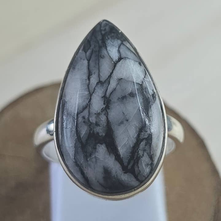 Anillo de plata de ley con pinolita - 5,2g - UK O para venta al por mayor de Crystal Cove Minerals