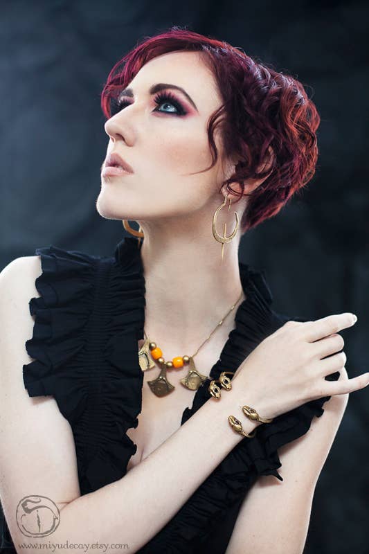 Miyu Decay - Vente Bracelet manchette - Bracelet tête de mort de chauve-souris en laiton et argent sterling1