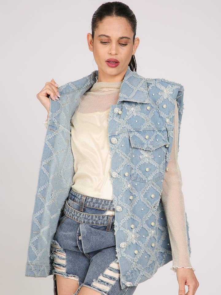 Gilet in Denim con Frange di Diamante e Multi-Perle QM4020 per la vendita all'ingrosso da parte di Beulah Style