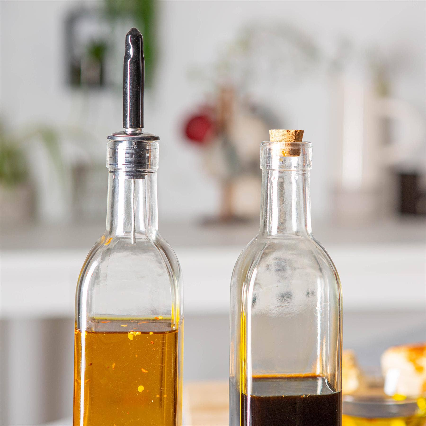 Rinkit Pty Ltd - Wholesale Oil/vinegar dispenser - Olive Oil Pourer Bottle with Cork Lid - 500ml2