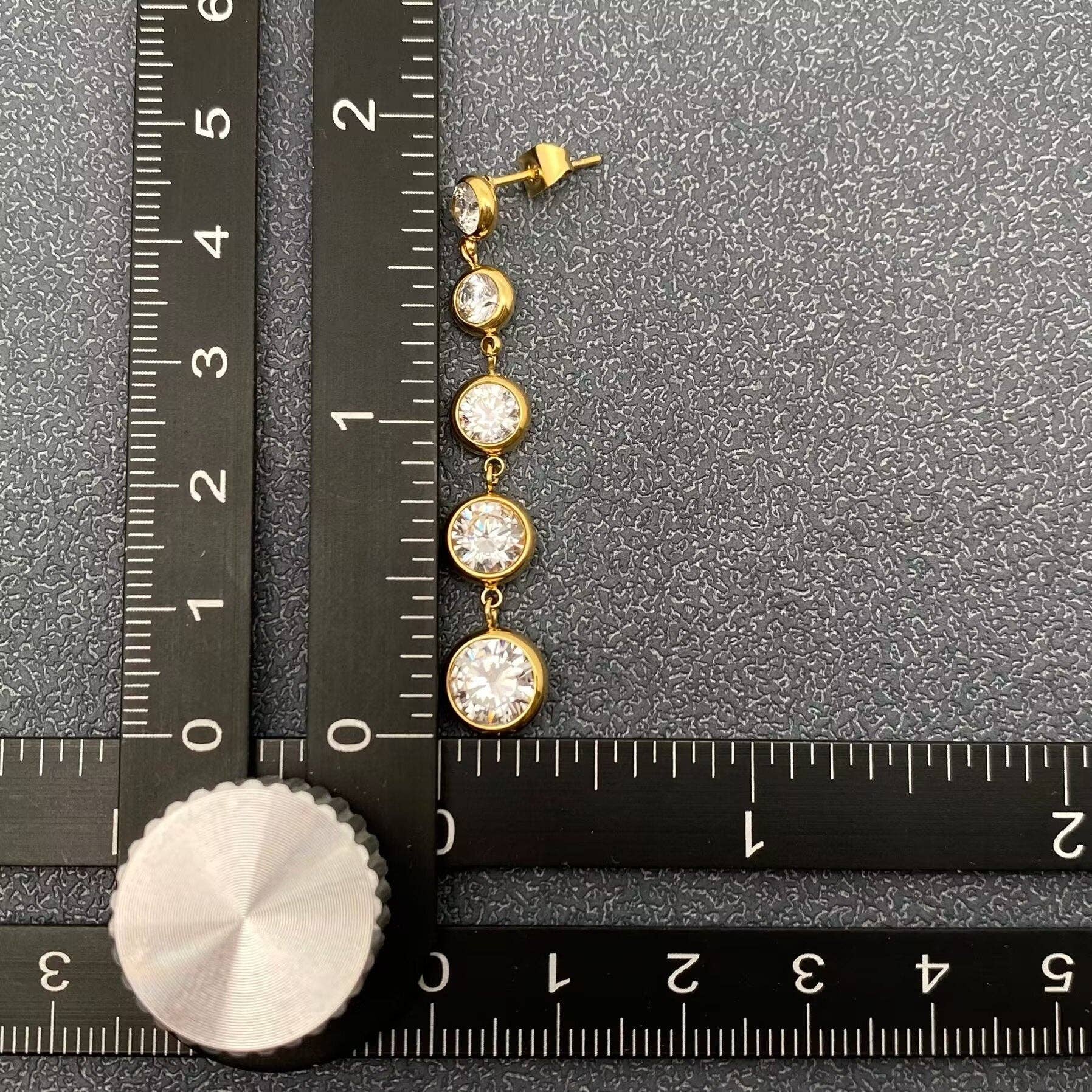 Mio Queena - Vendita all'ingrosso Orecchini con nappe - Orecchini a perno in acciaio inox dorato 18 carati con frange in zircone - FGS2