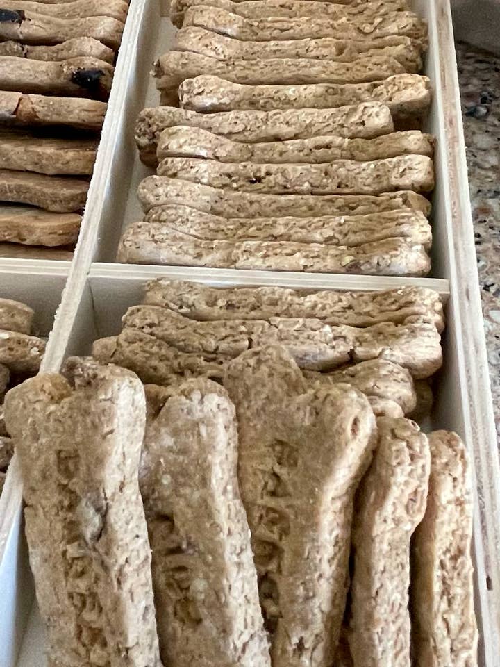 Beef biscuit for wholesale by Fido & Barker's Co.