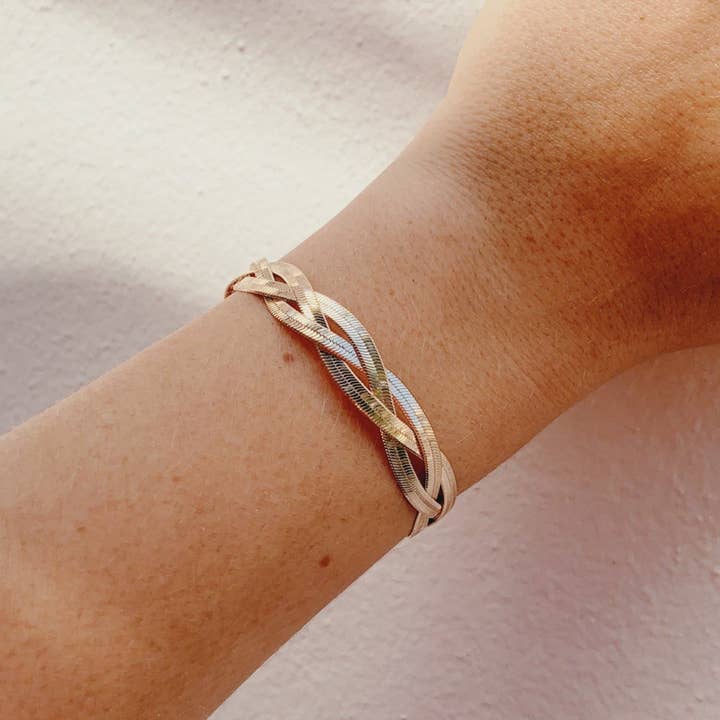 Bracelet à chevrons tressé pour la vente par The Views & Co