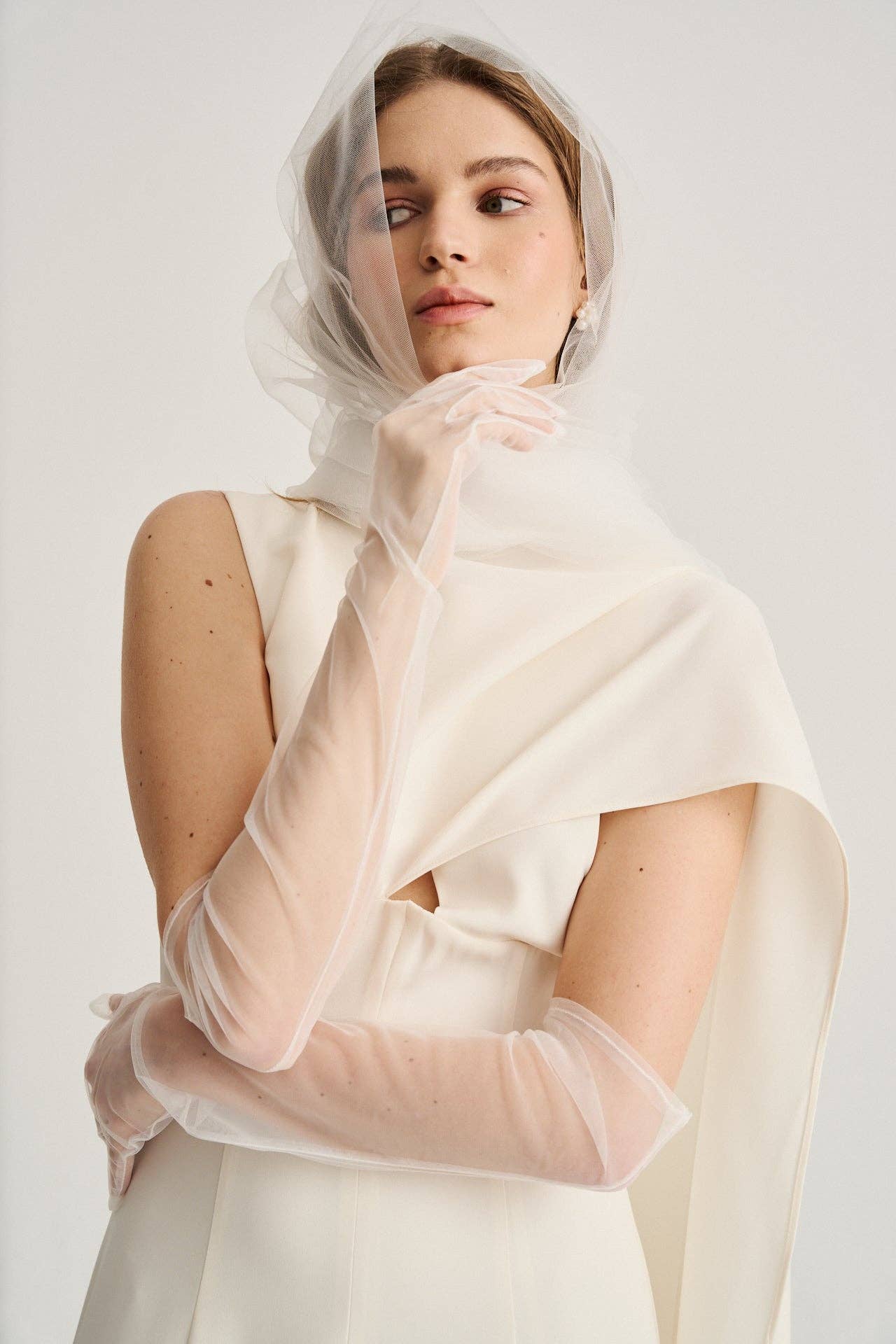 Bruna - Wholesale Gloves - Women's - Long Tulle Gloves · Love ·3