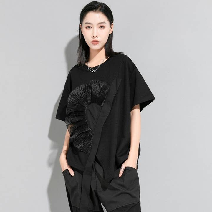 FurDecoration - Wholesale T-Shirt - Women's - Design Of Irregular Short Sleeve T-Shirt With 3D Flower Pattern