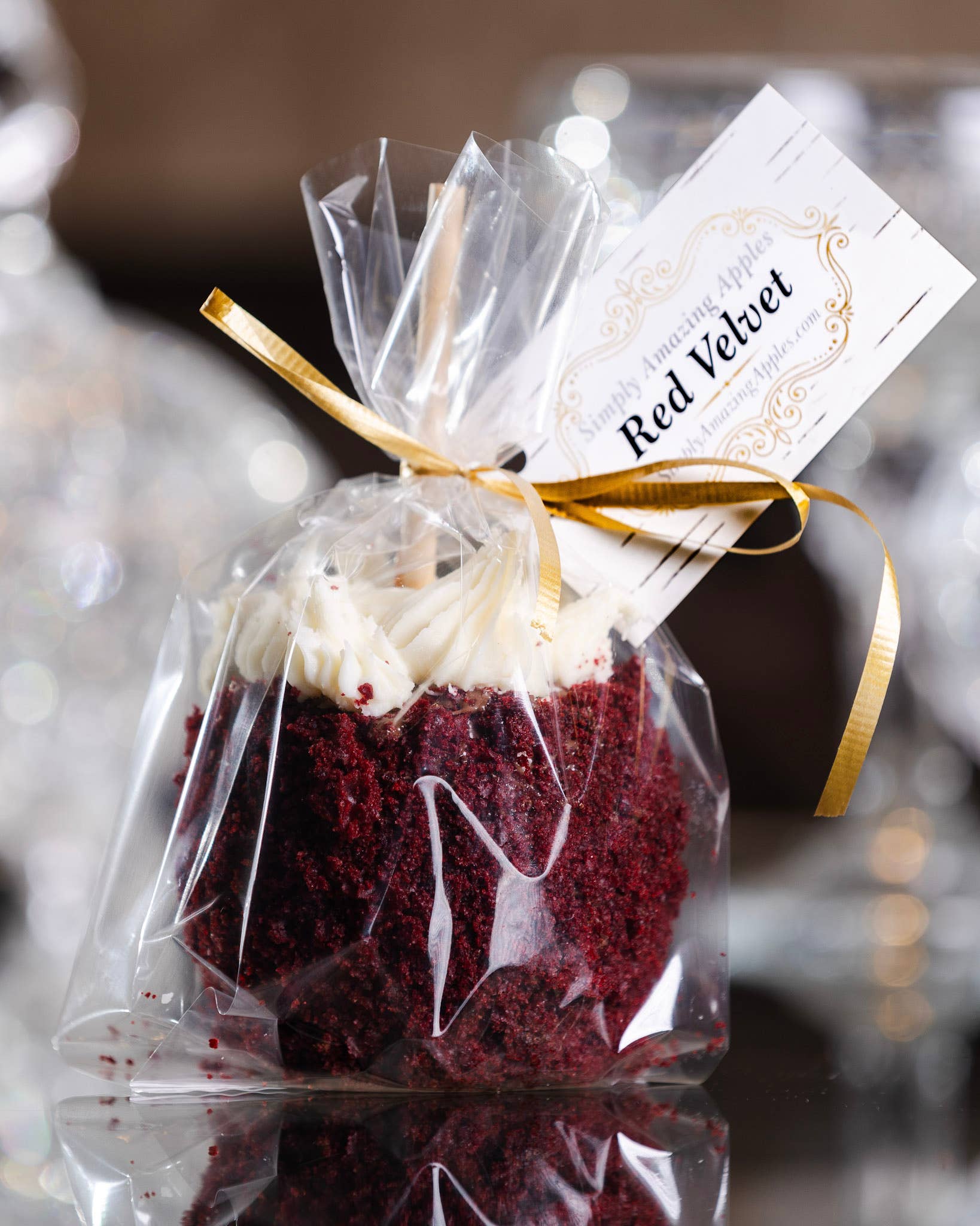 Simply Amazing Apples - Wholesale Chocolate Covered Sweets - Red Velvet Milk Chocolate Caramel Apple2