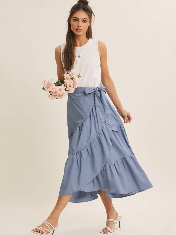 ROBE MIDI DEUX EN UN À VOLANTS ET CEINTURE À LA TAILLE BLEU CÔTIER pour la vente par in february