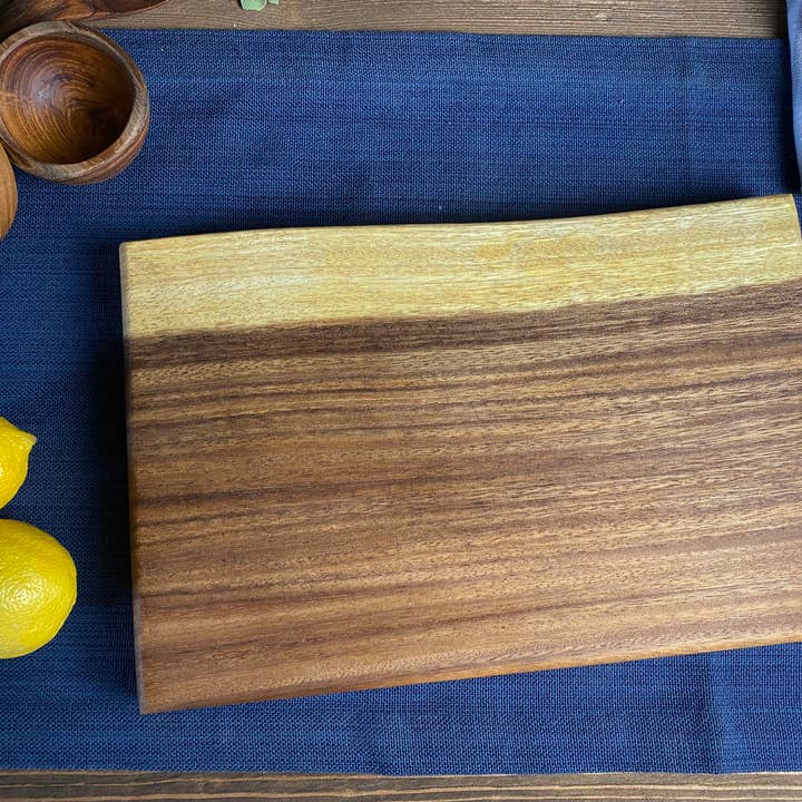 Tuckahoe Hardwoods - Wholesale Cutting Board - Small Live Edge Square End Board