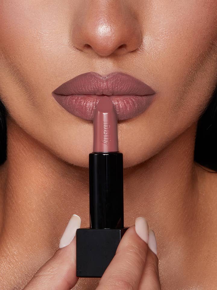 Delfy Velvetly Matt læbestift - Fashionista for engroshandel hos DELFY FDR GROUP SOCIEDAD LIMITADA. (Delfy fdr group sl)