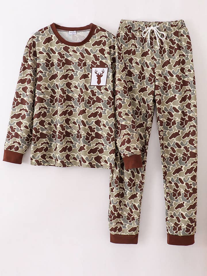 Camouflage gewei borduurwerk heren pyjamaset voor wholesale door Mom & Co.