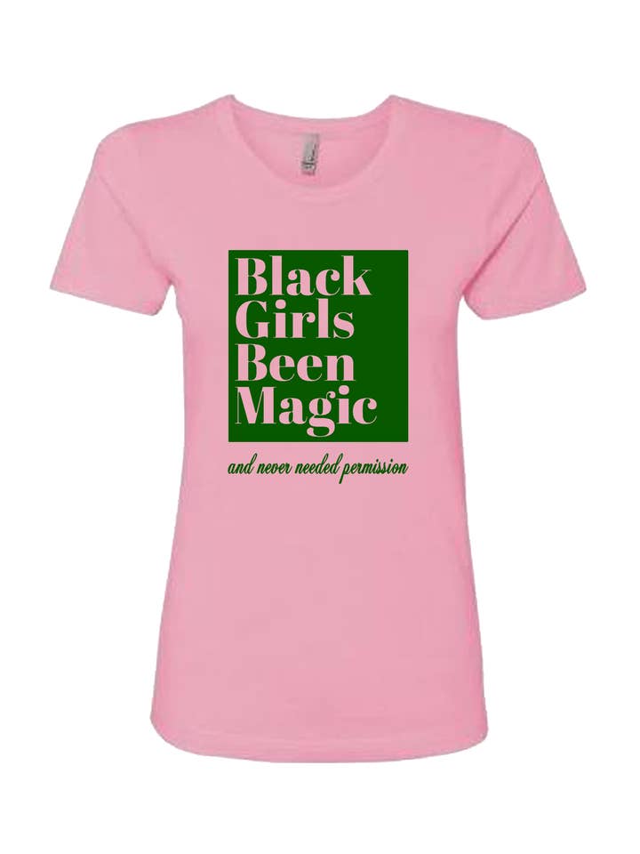 Camiseta Black Girls Been Magic - Rosa claro por atacado de ForeveRoyalTee