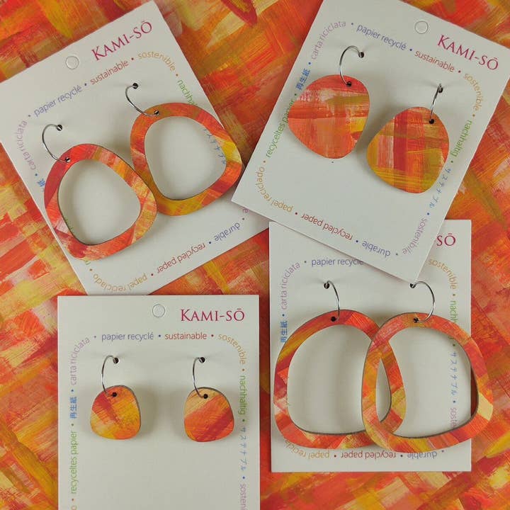 Firkantede Øreringe af Genbrugspapir - Orange, Rød, Gul & Guld Penselstrøg for engroshandel hos Kami-so