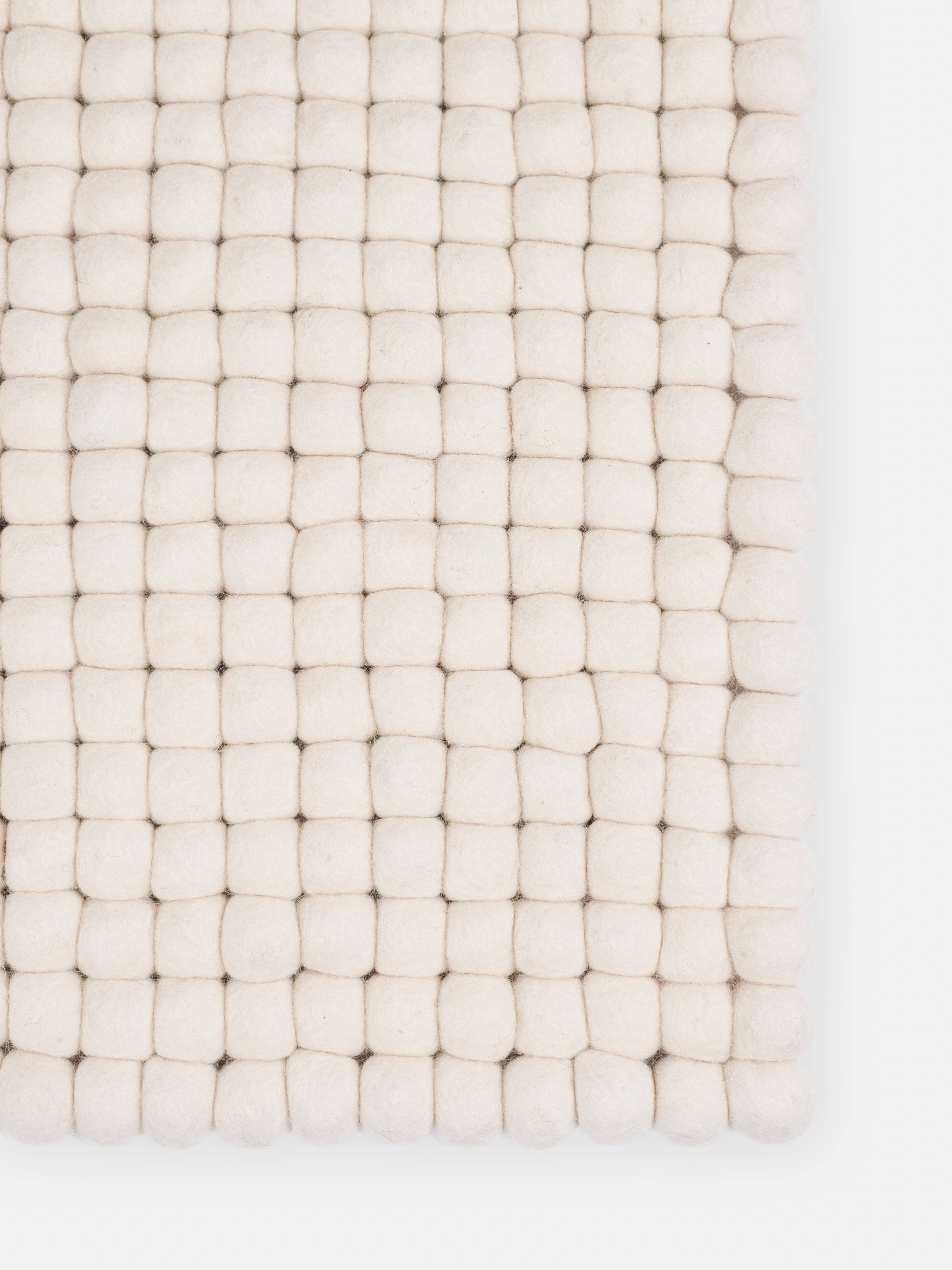 myfelt - Wholesale Area Rug - Linéa felt ball rug rectangular 100% wool6