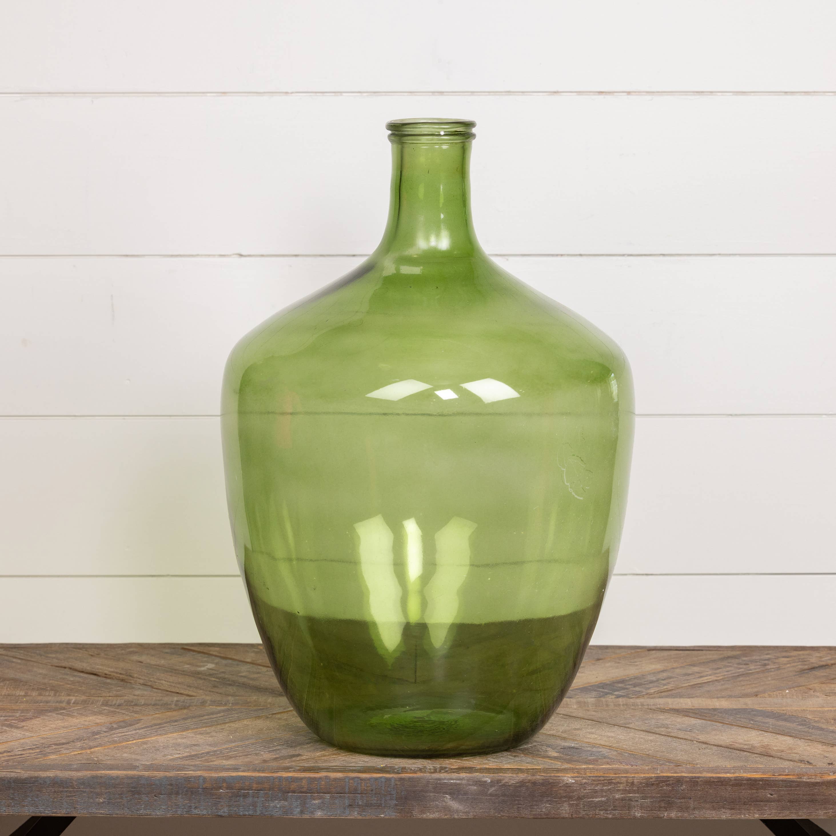 Ragon House - Vente Décorations de table - BOUTEILLE EN VERRE VERT DE 22"