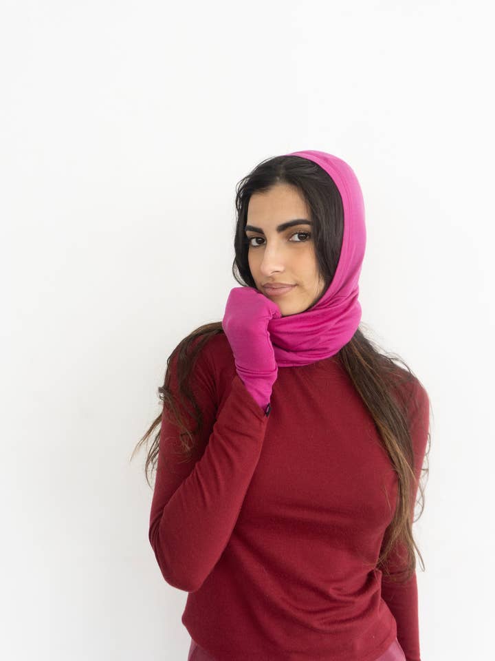 Cagoule en mérinos rose pour la vente par Rightful Owner