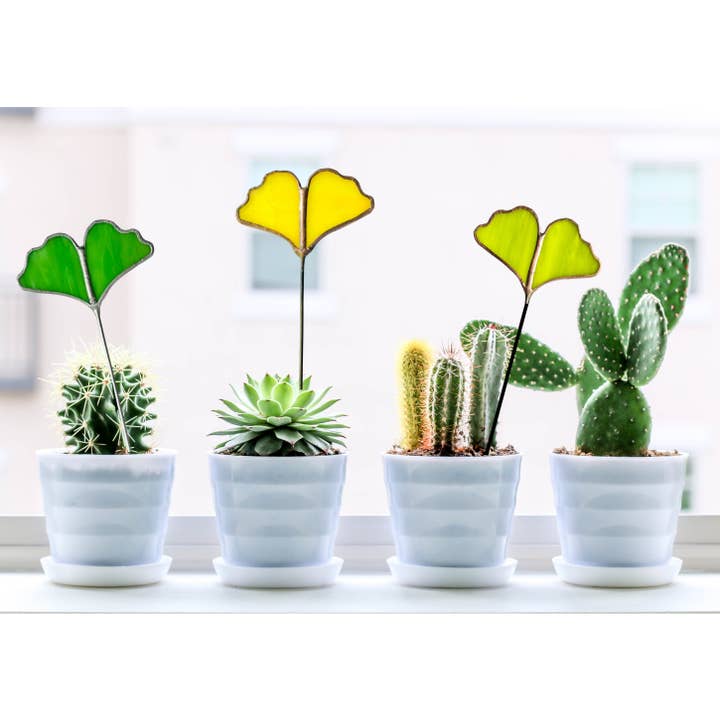 Samara Designs Studio – wholesale Garden/lawn stake – Glass Ginkgo Leaf