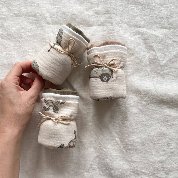 PETITE EvelinaApparel - Wholesale Burp cloth set – Baby - Burp cloth set / boys prints