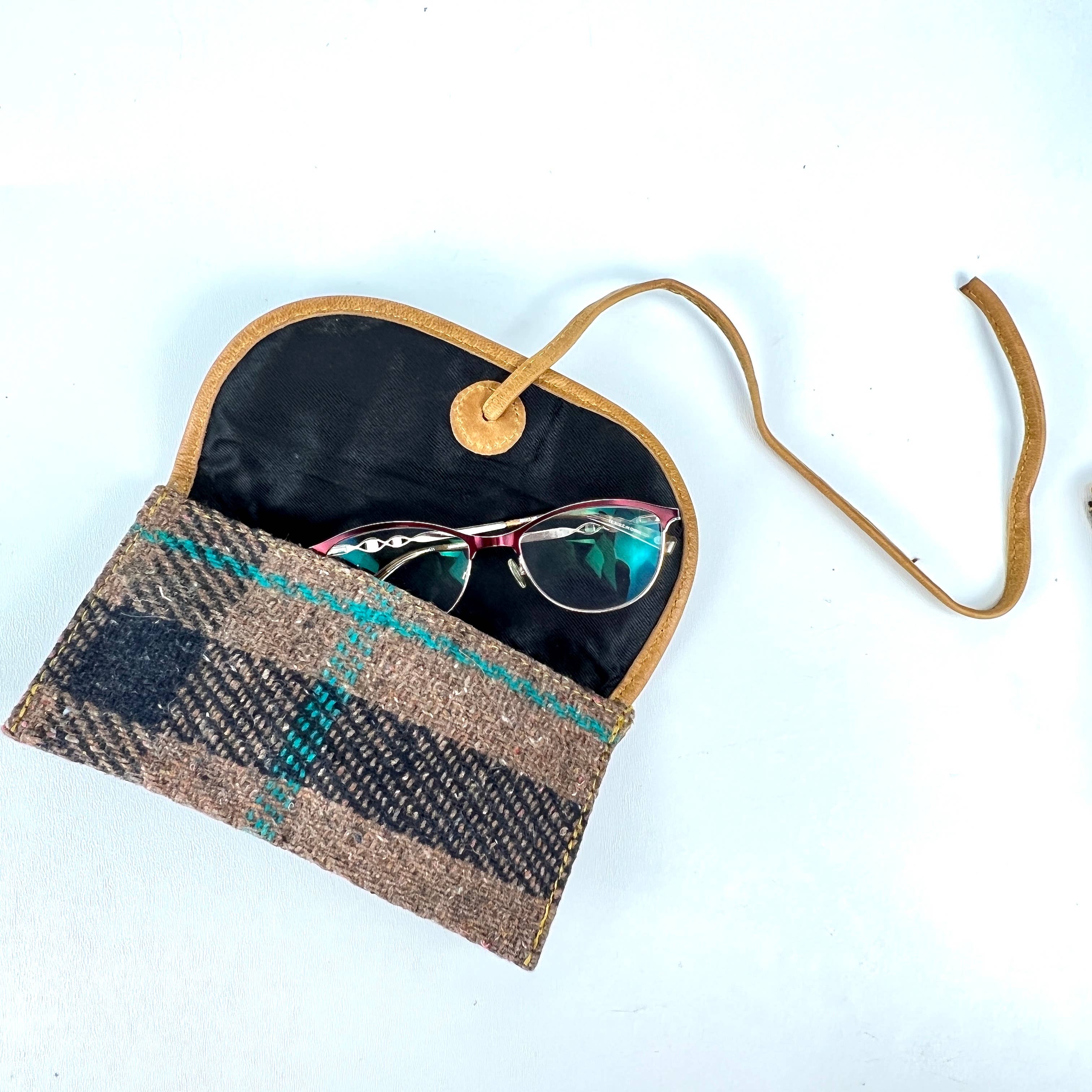 Le Papillon - Wholesale Tote Bag - Women's - Highlands Grey Tote6