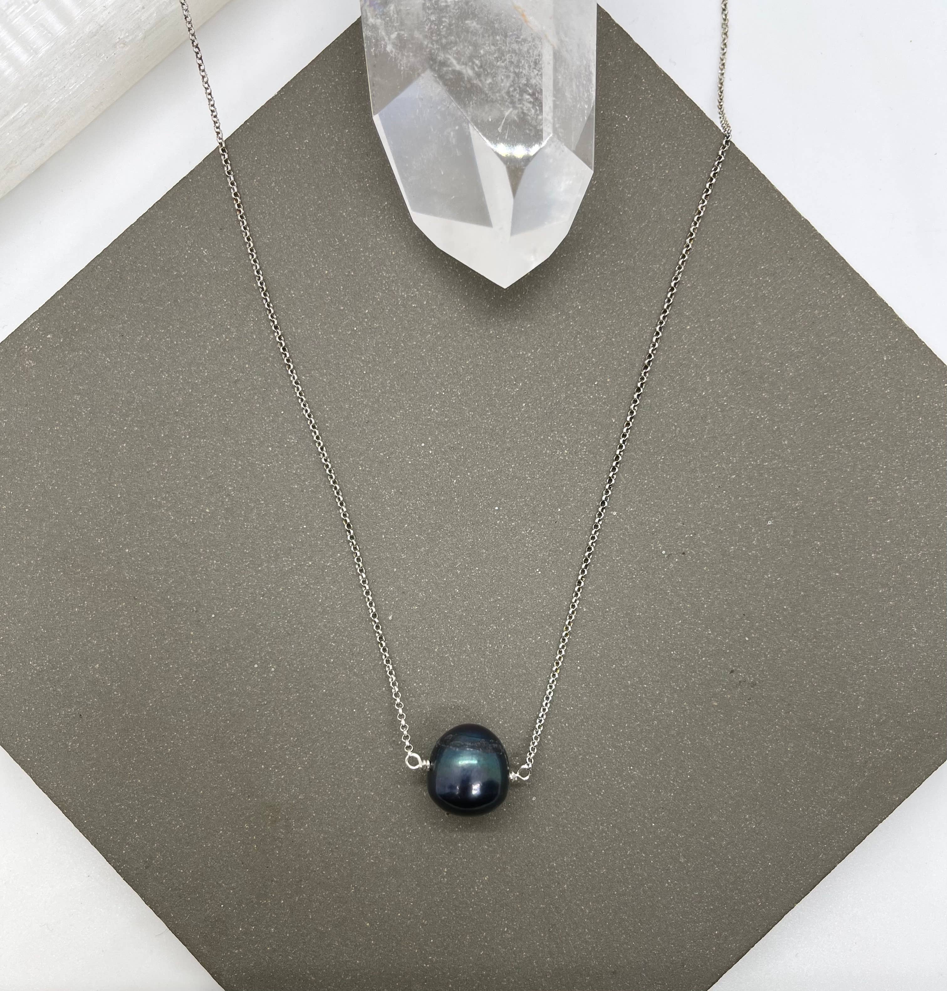 RADA Handmade Jewelry - Wholesale Pendant/Charm Necklace - Black pearl necklace1