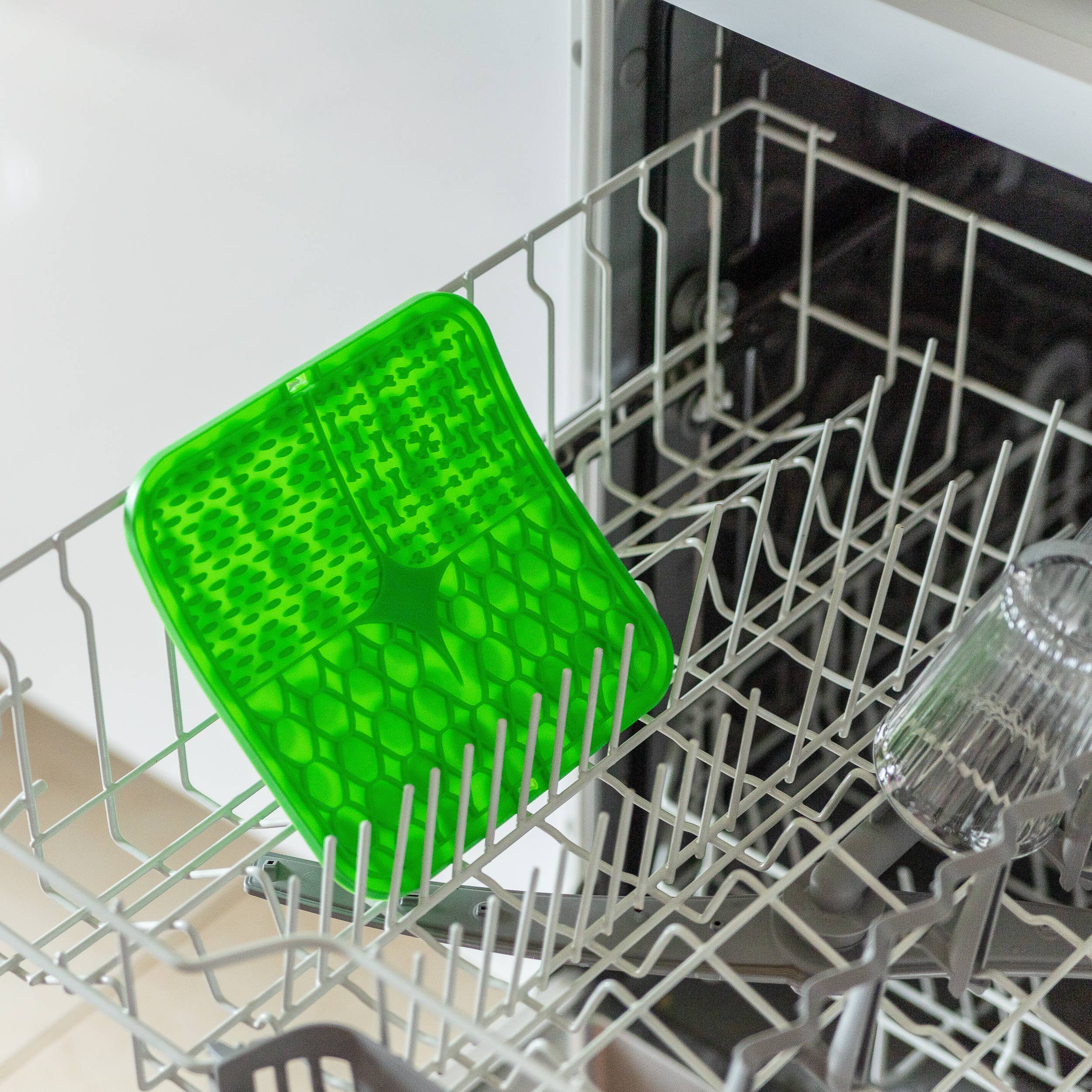 Park Life Designs – wholesale Pet food mat – Dog – Calming Lick Mat29