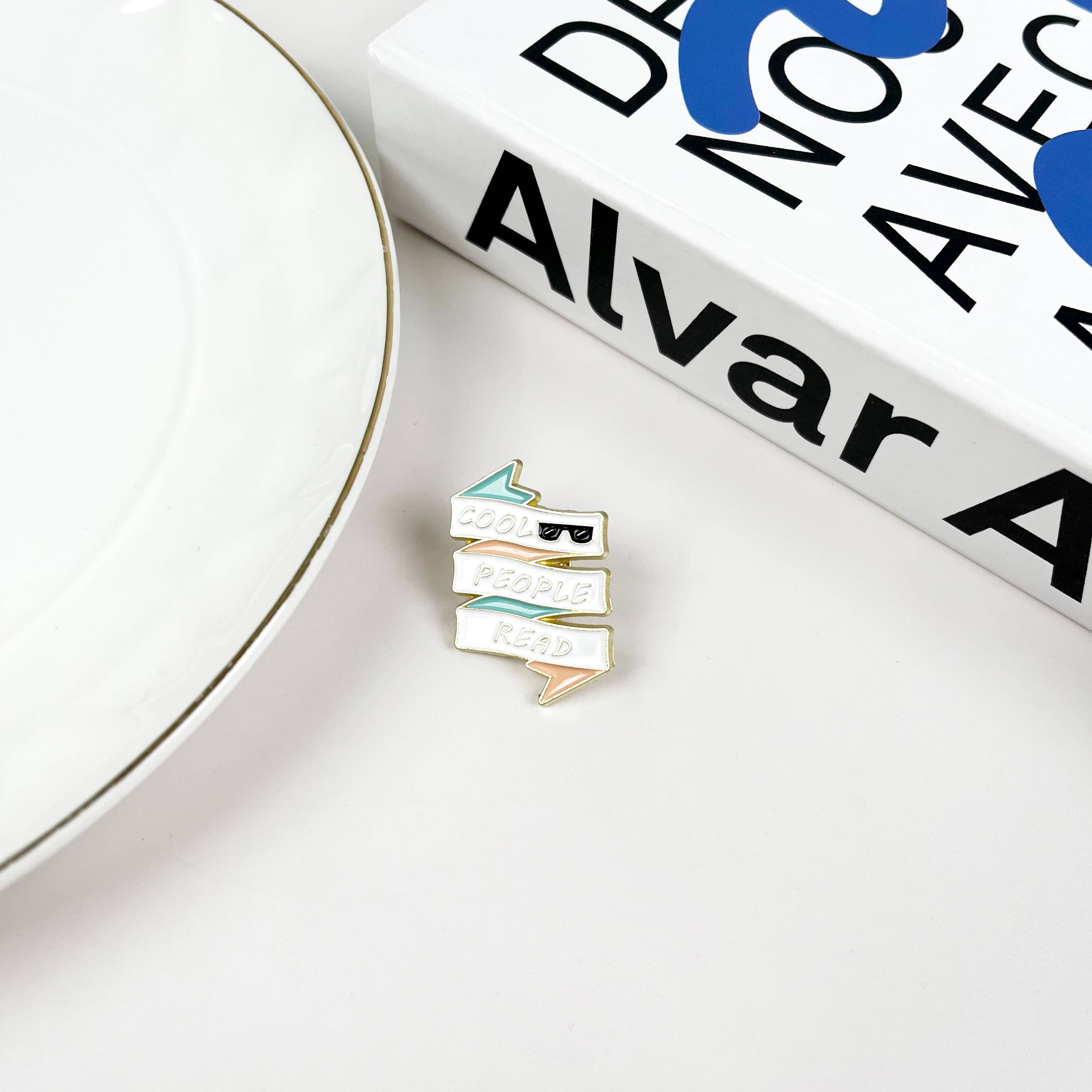 SoapElenGlen - Wholesale Brooch - Book Brooch Badge4